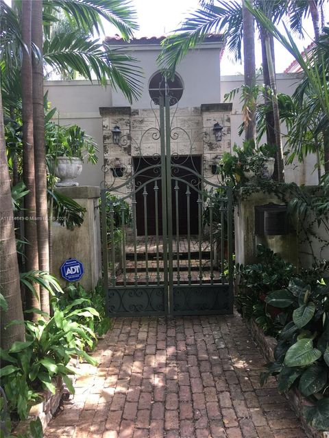 3235 SW 58th Ct Miami FL 33155