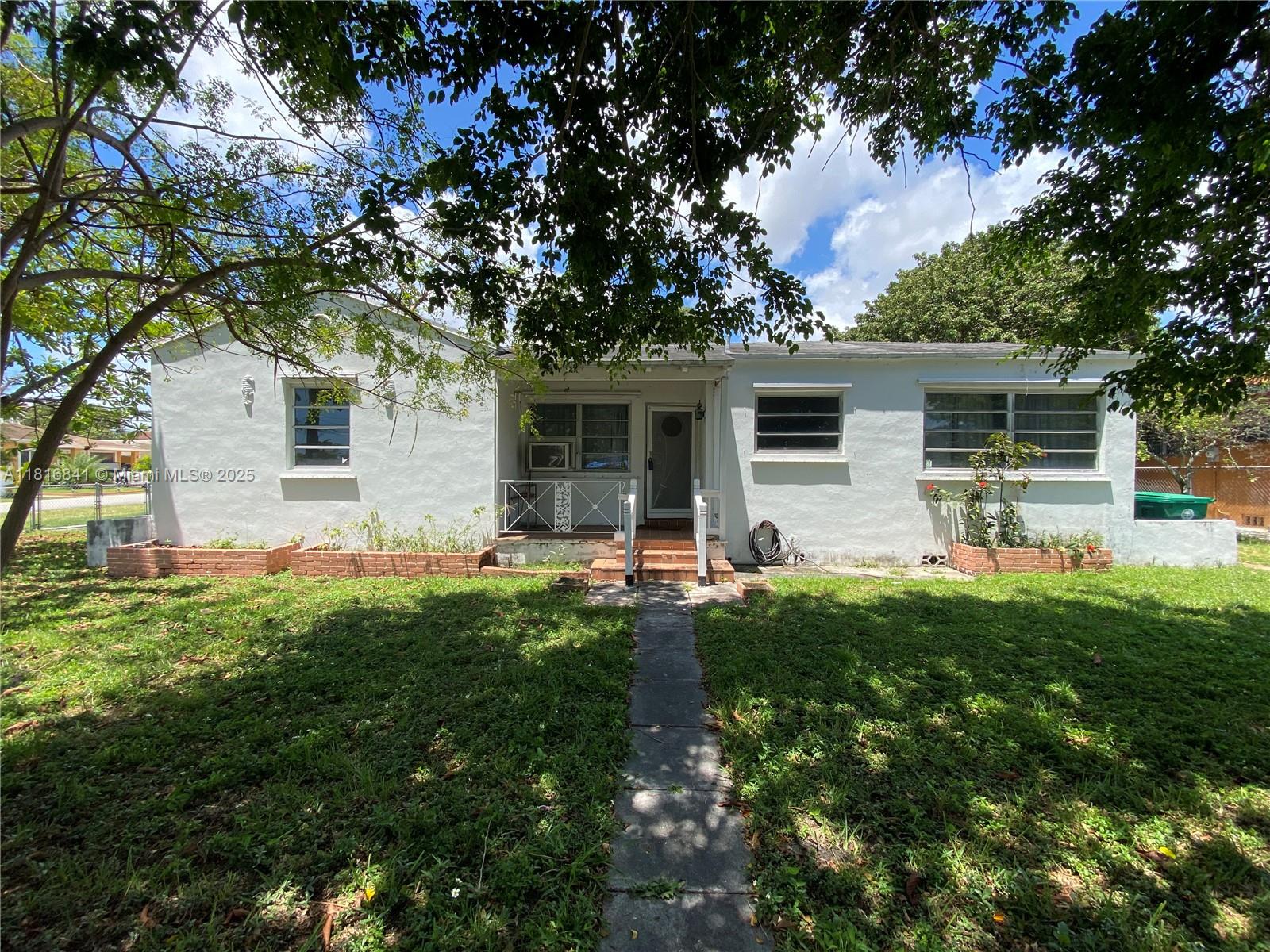 Address Not Disclosed, Miami, Broward County, Florida - 3 Bedrooms  
1 Bathrooms - 
