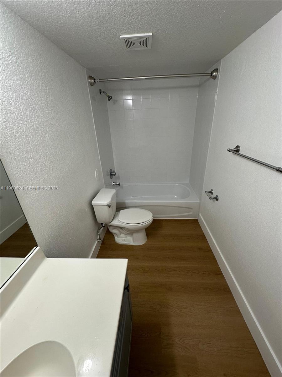 DORAL GARDENS II CONDO - Residential Lease