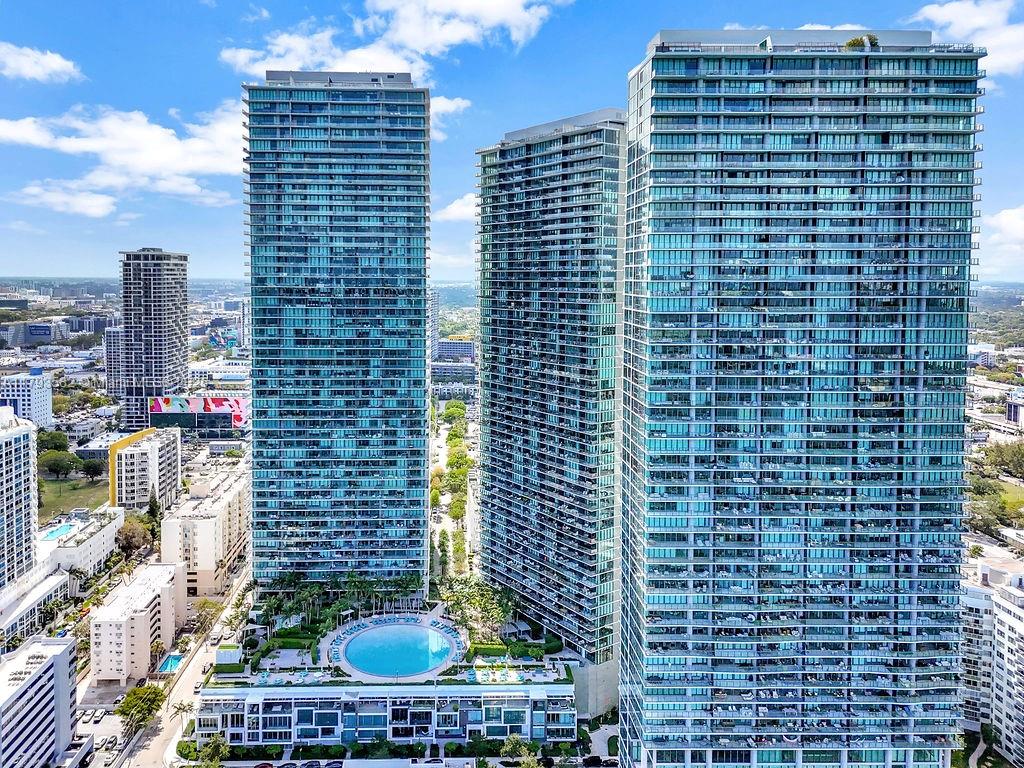 PARAISO BAY CONDO - Residential