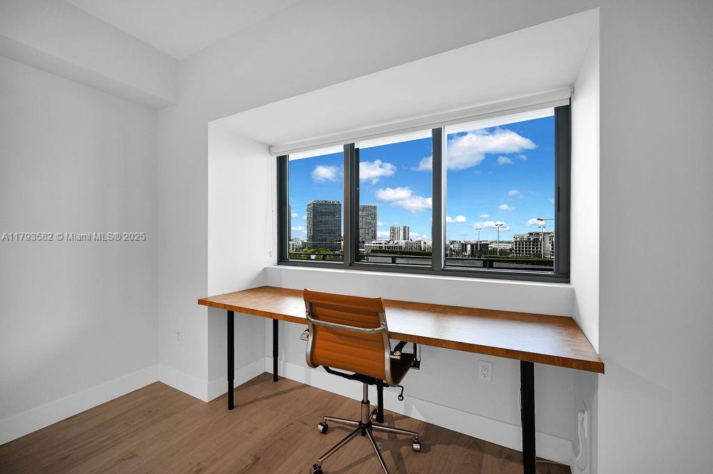 PARAISO BAY CONDO - Residential