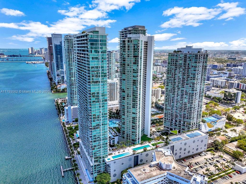 PARAISO BAY CONDO - Residential