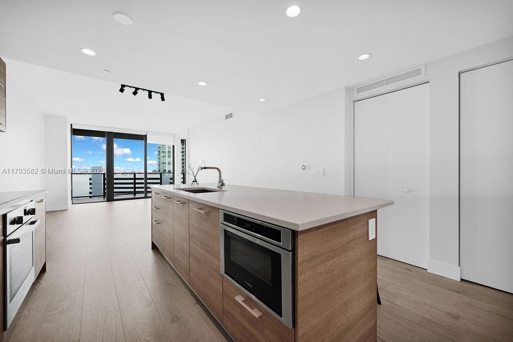 PARAISO BAY CONDO - Residential