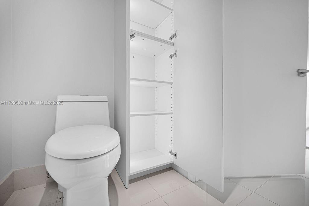 PARAISO BAY CONDO - Residential