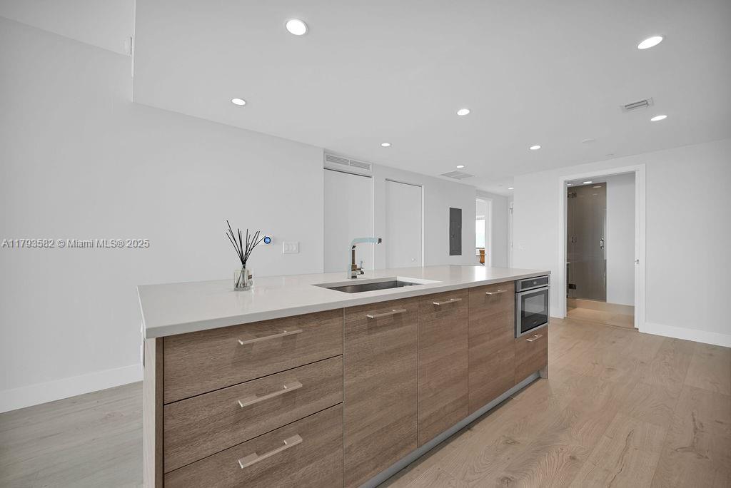 PARAISO BAY CONDO - Residential