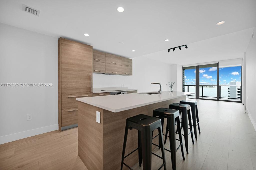 PARAISO BAY CONDO - Residential