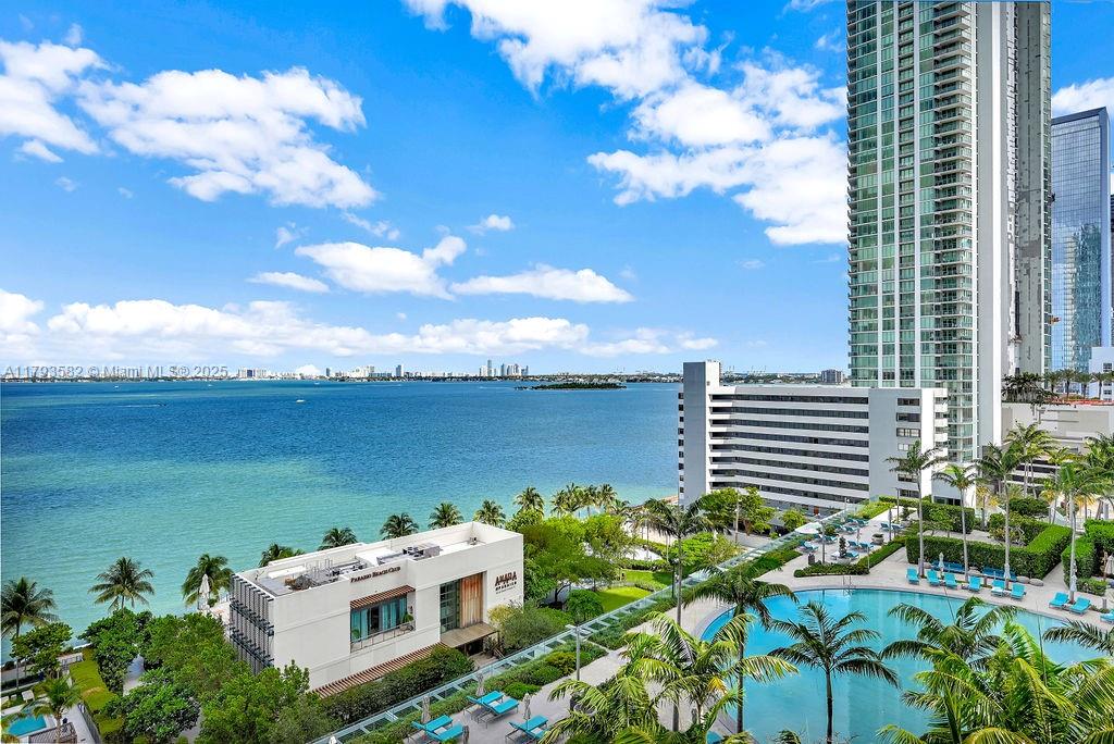 PARAISO BAY CONDO - Residential