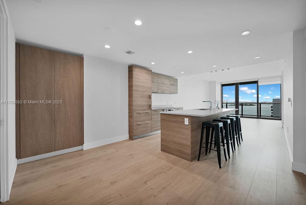 PARAISO BAY CONDO - Residential