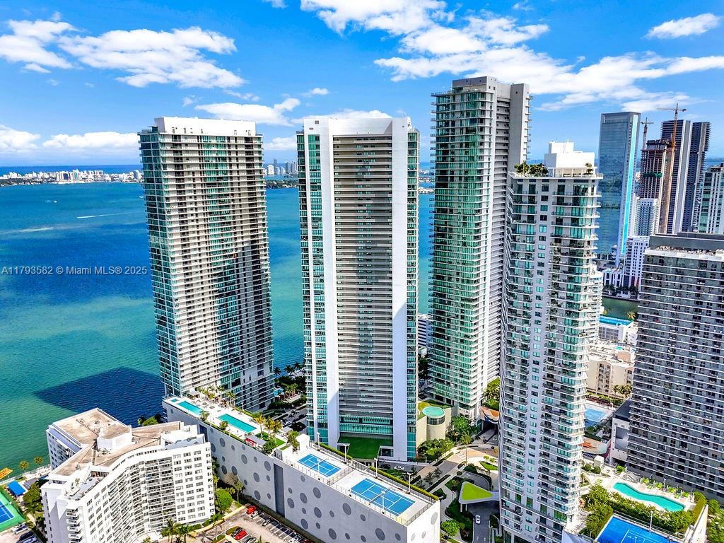PARAISO BAY CONDO - Residential