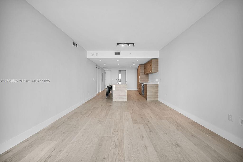 PARAISO BAY CONDO - Residential
