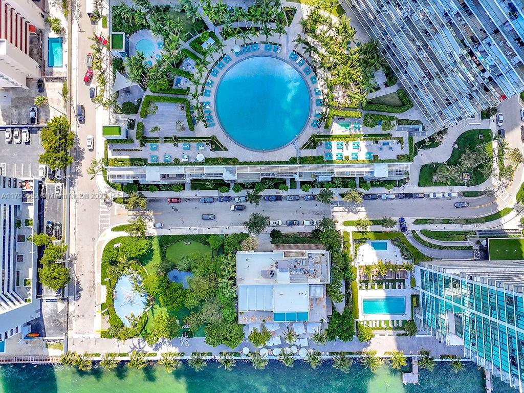 PARAISO BAY CONDO - Residential