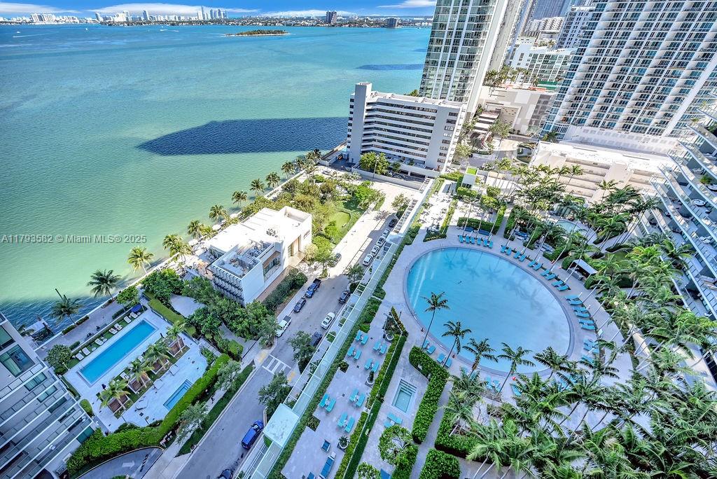 PARAISO BAY CONDO - Residential