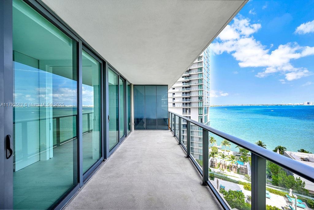 PARAISO BAY CONDO - Residential