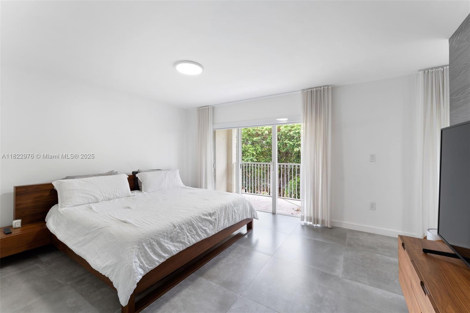 THE TOWNHOMES OF QUAYSIDE - Residential Lease