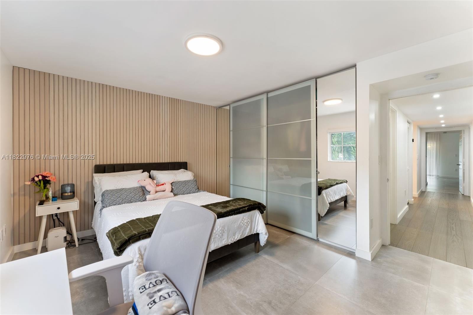 THE TOWNHOMES OF QUAYSIDE - Residential Lease