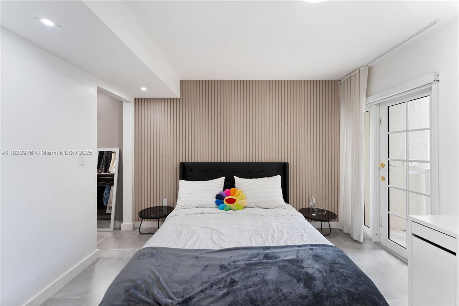 THE TOWNHOMES OF QUAYSIDE - Residential Lease