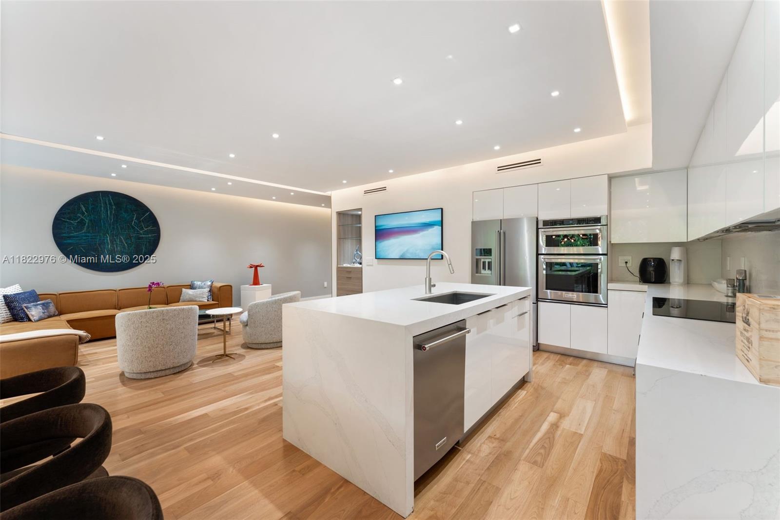 THE TOWNHOMES OF QUAYSIDE - Residential Lease