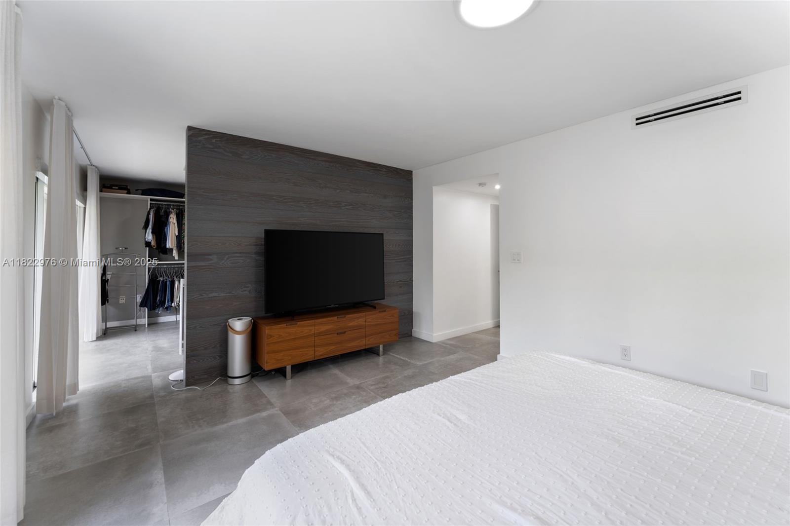 THE TOWNHOMES OF QUAYSIDE - Residential Lease