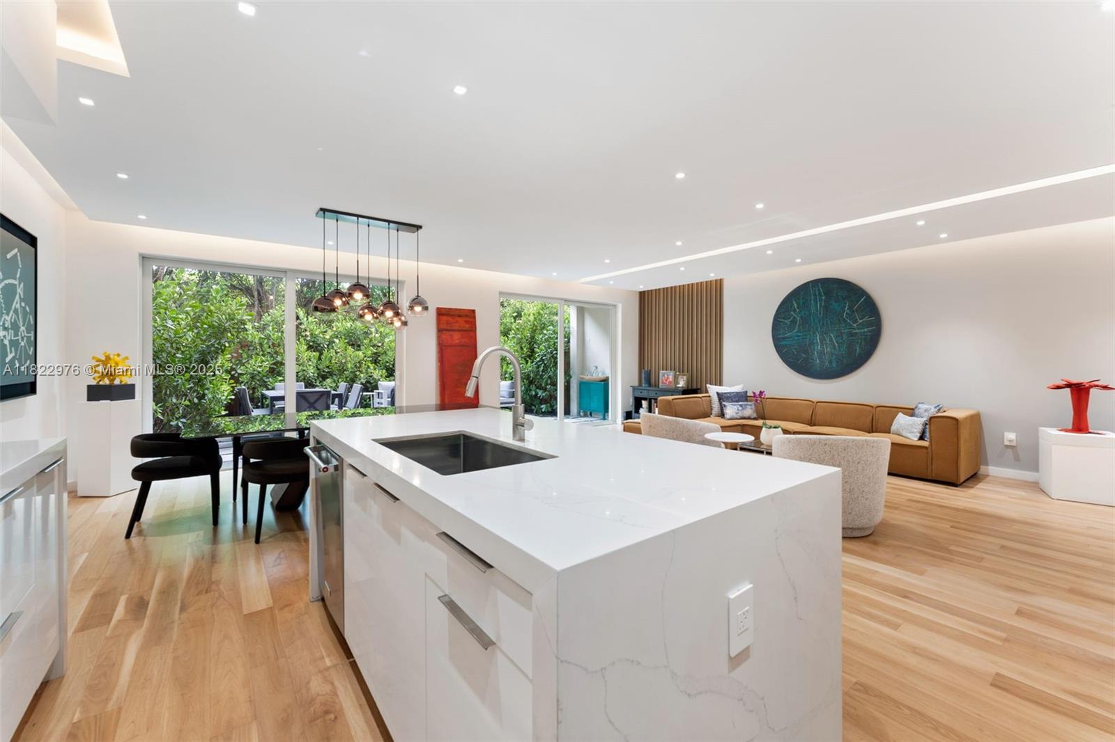 THE TOWNHOMES OF QUAYSIDE - Residential Lease