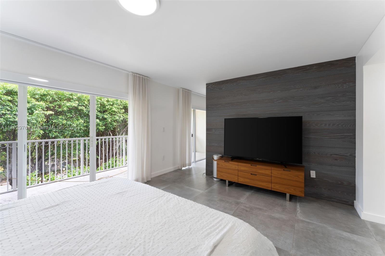 THE TOWNHOMES OF QUAYSIDE - Residential Lease