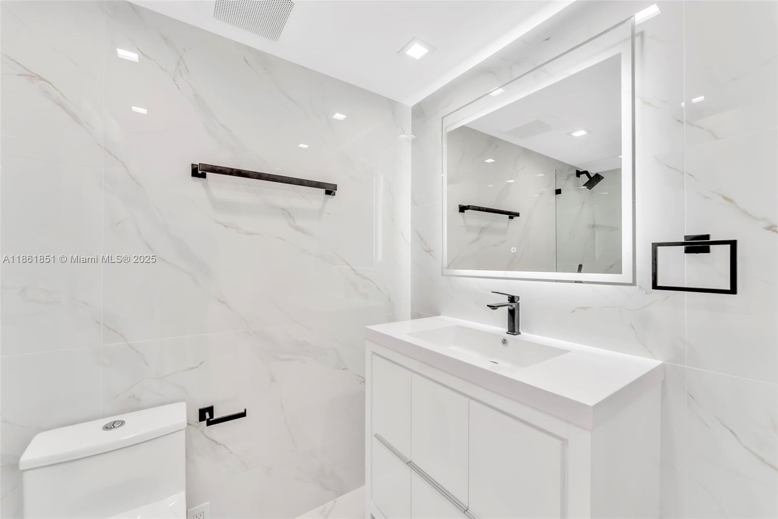 WINSTON TOWERS 200 CONDO - Residential