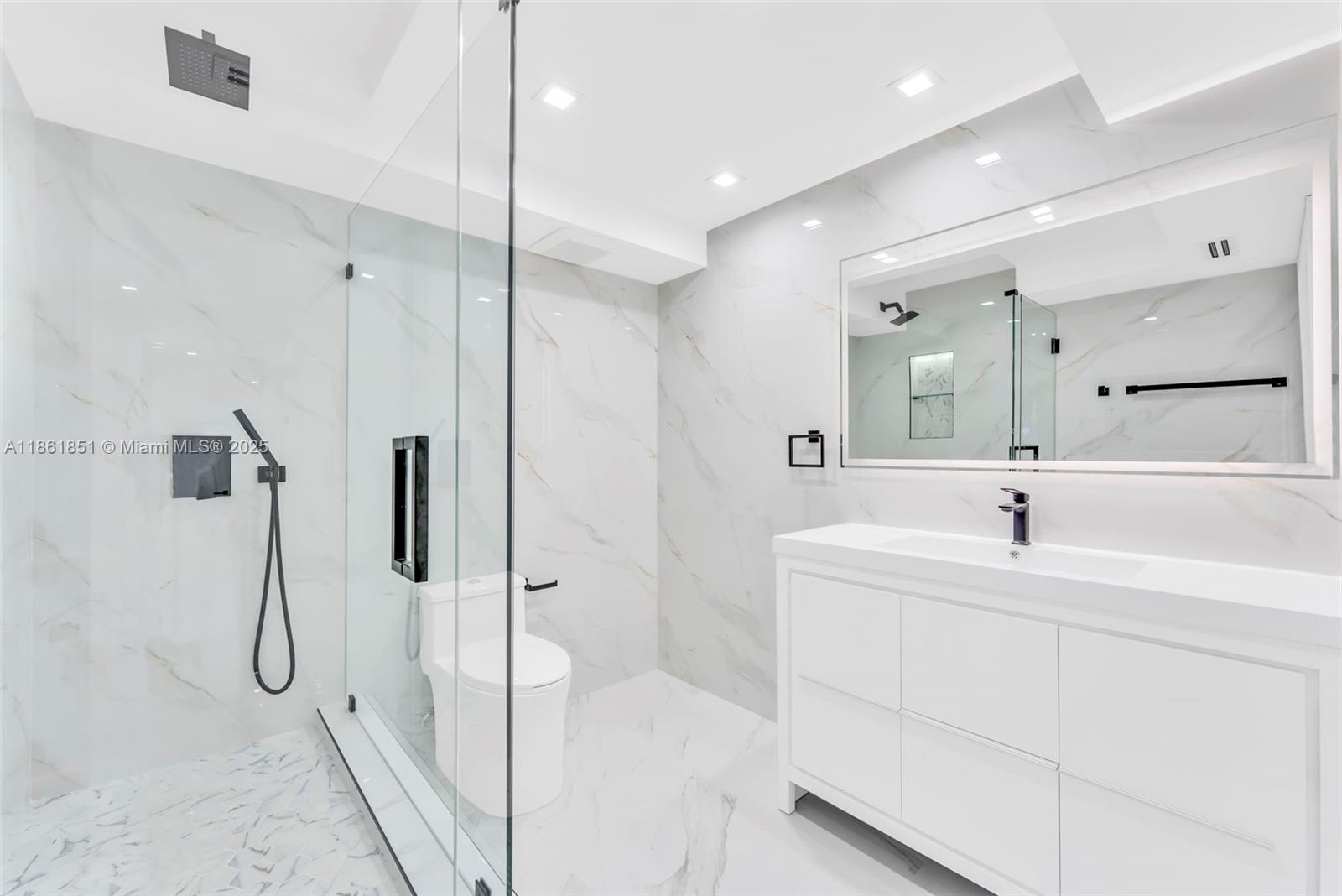 WINSTON TOWERS 200 CONDO - Residential