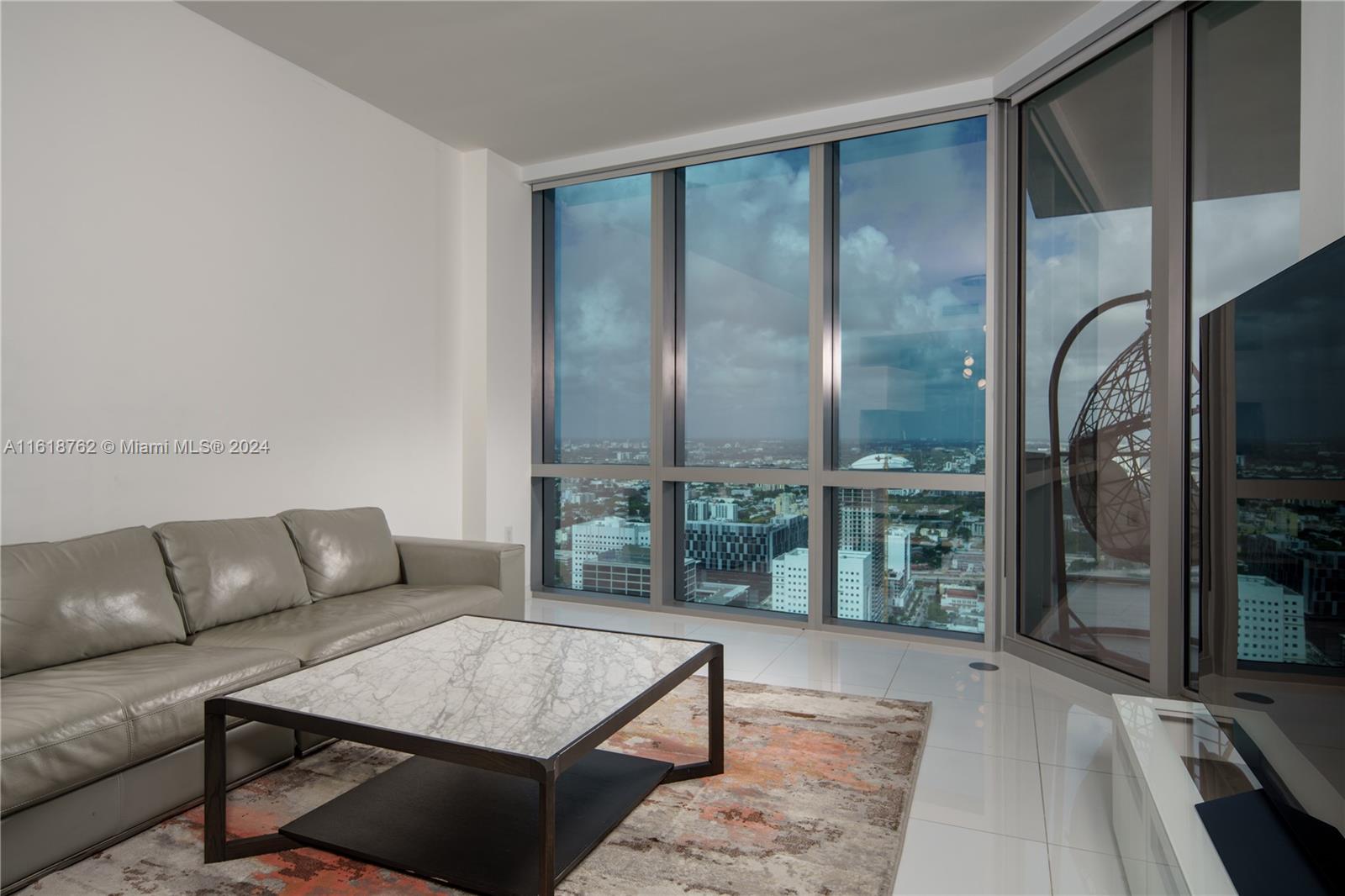PARAMOUNT MIAMI WORLDCENT - Residential