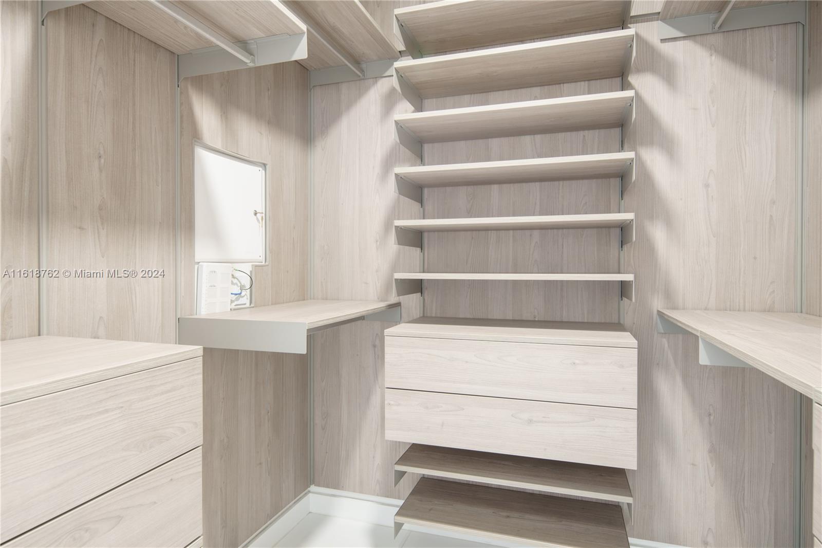 PARAMOUNT MIAMI WORLDCENT - Residential