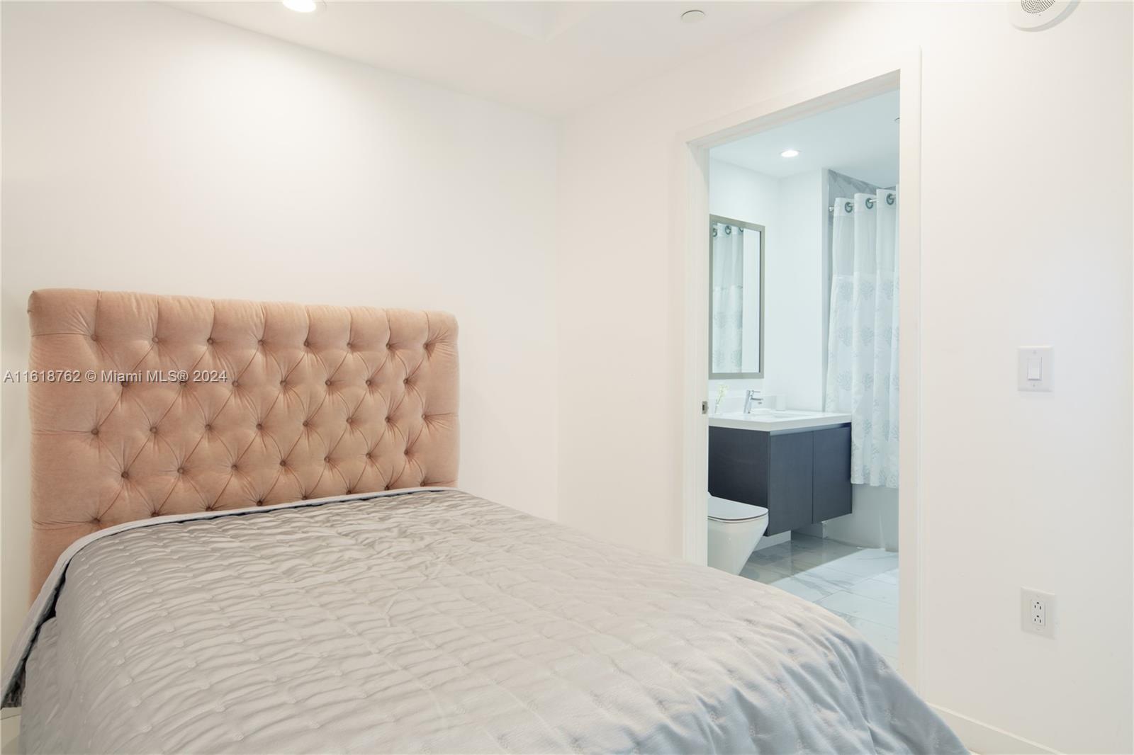 PARAMOUNT MIAMI WORLDCENT - Residential