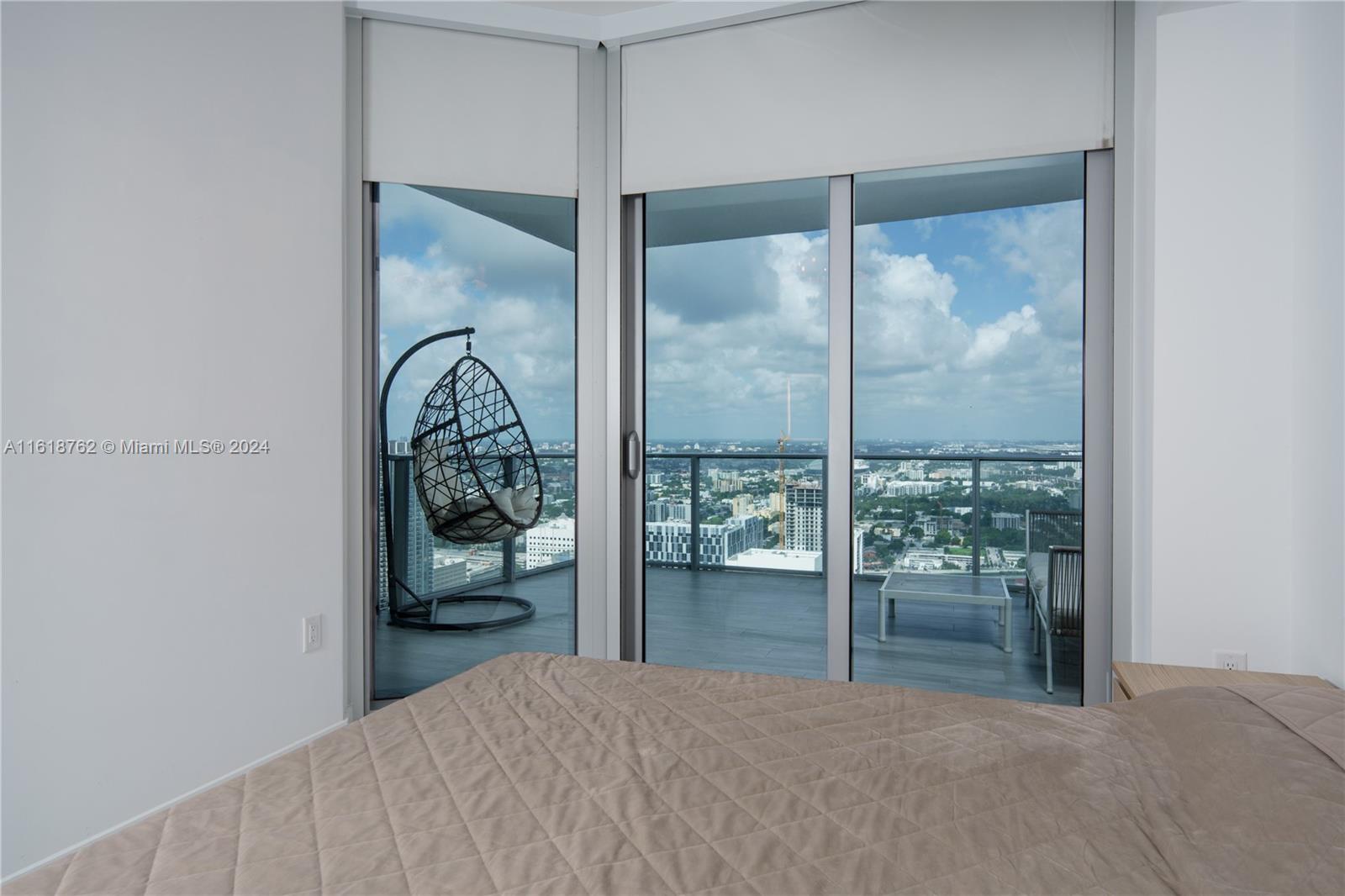 PARAMOUNT MIAMI WORLDCENT - Residential