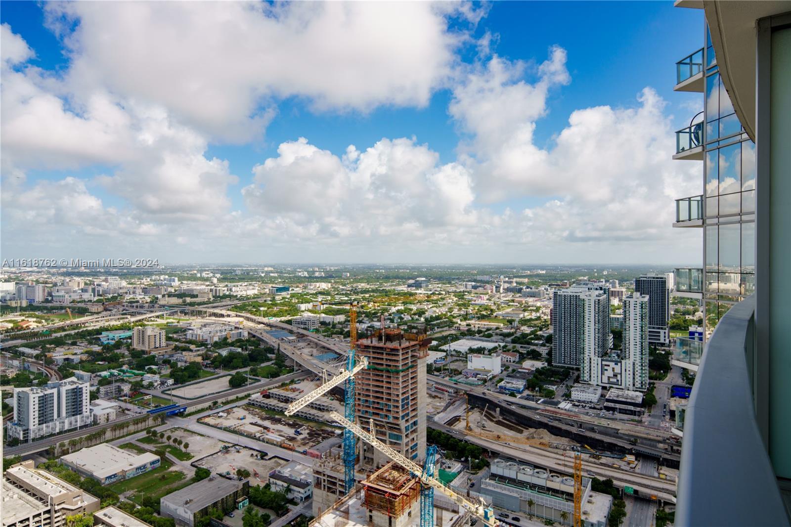 PARAMOUNT MIAMI WORLDCENT - Residential