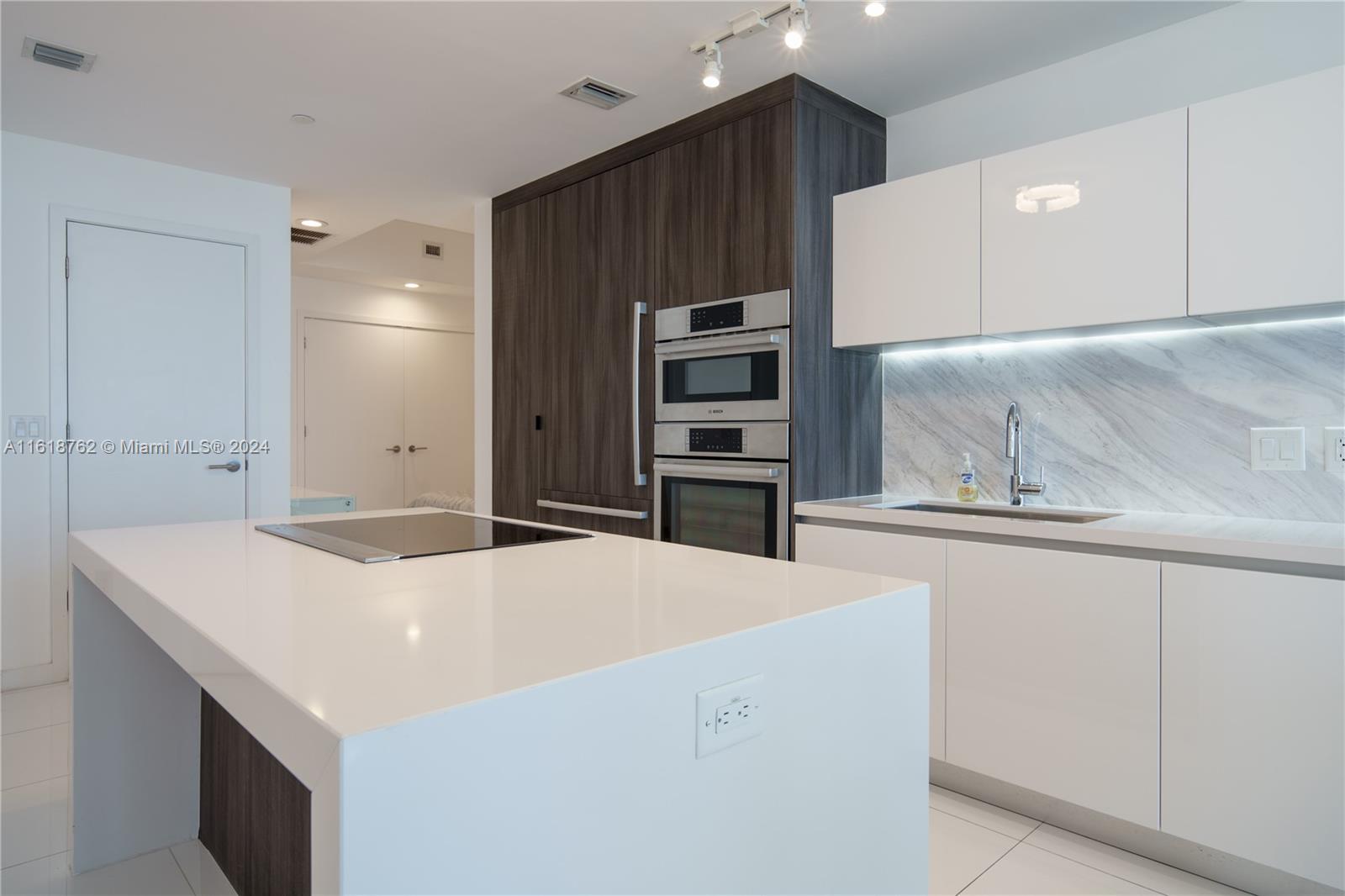 PARAMOUNT MIAMI WORLDCENT - Residential