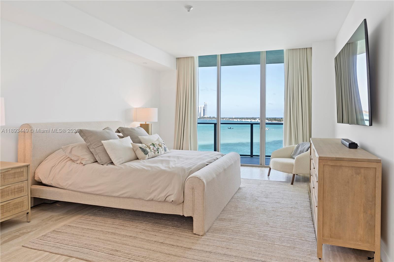 ONDA CONDO - Residential Lease