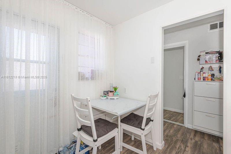 MEADOWBROOK CONDO APTS BL - Residential Lease