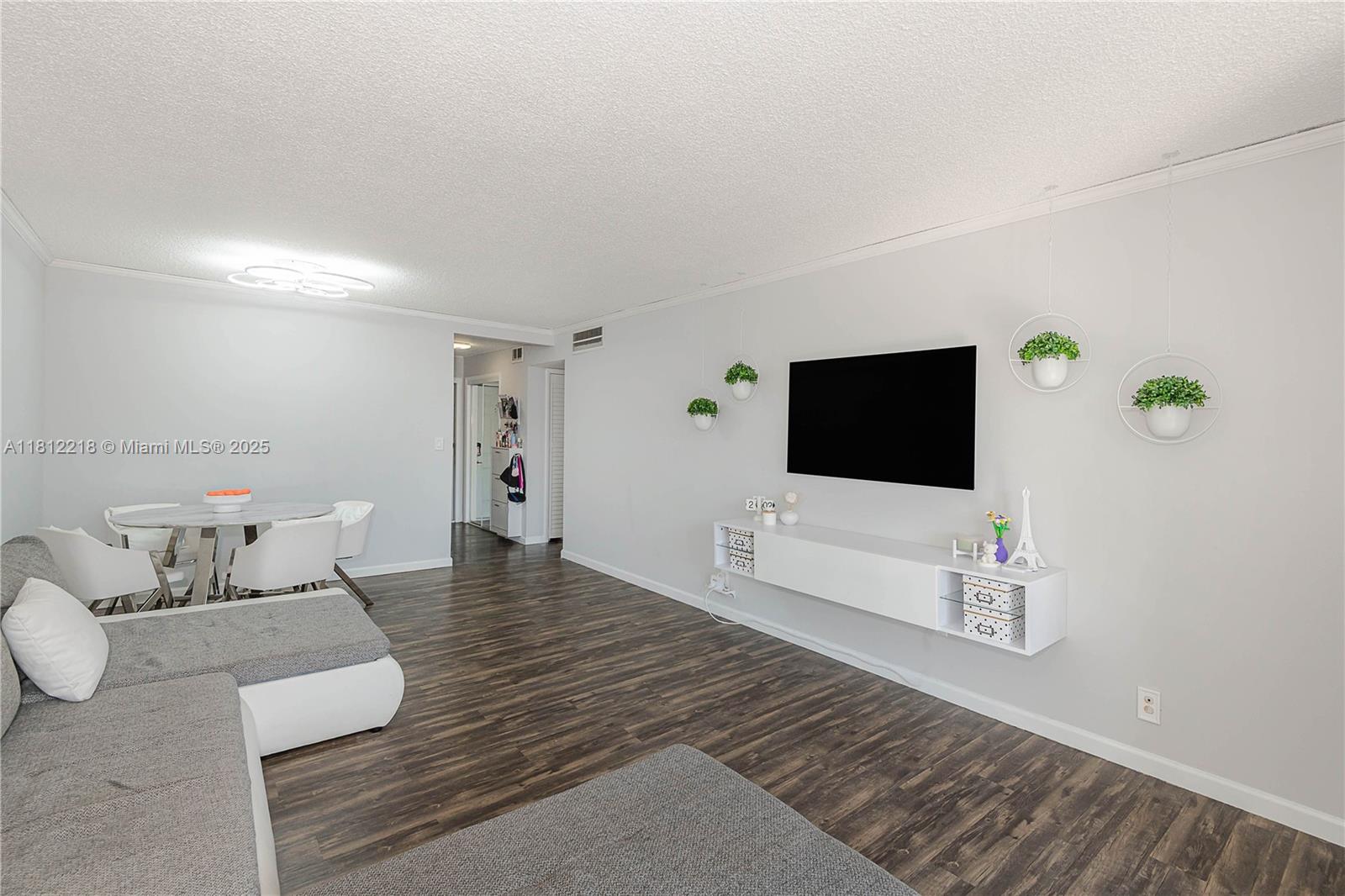 MEADOWBROOK CONDO APTS BL - Residential Lease