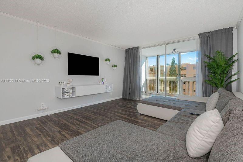 MEADOWBROOK CONDO APTS BL - Residential Lease