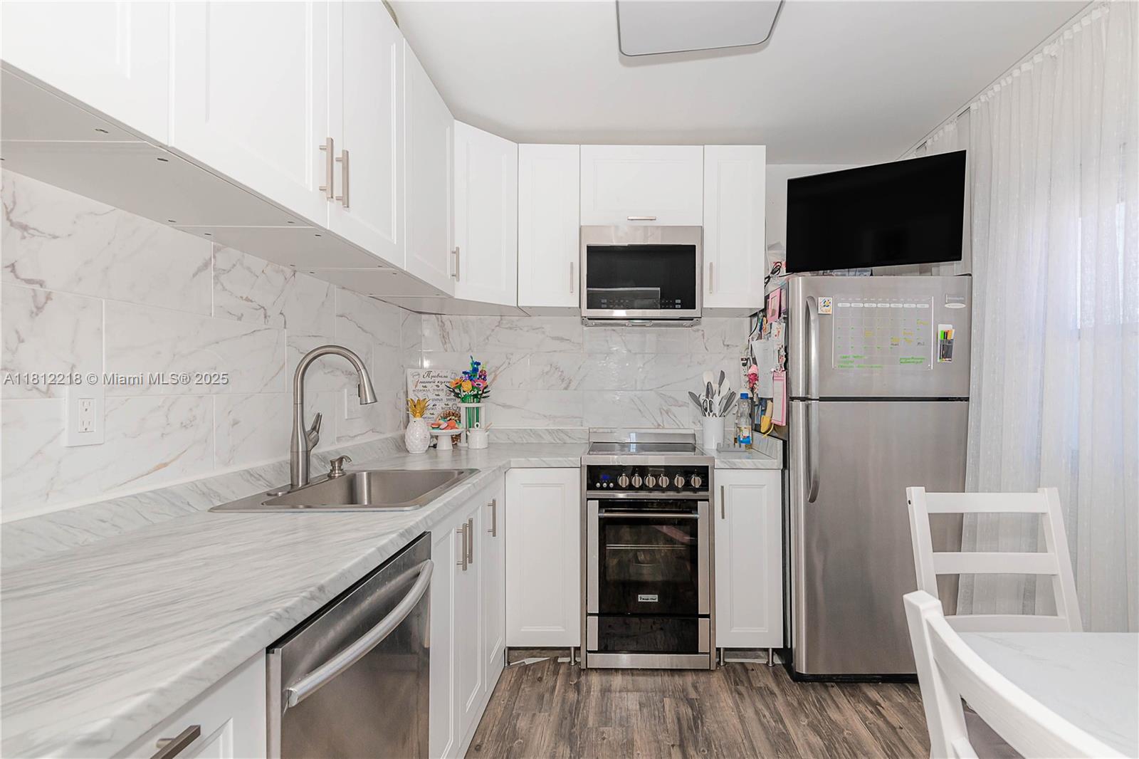 MEADOWBROOK CONDO APTS BL - Residential Lease