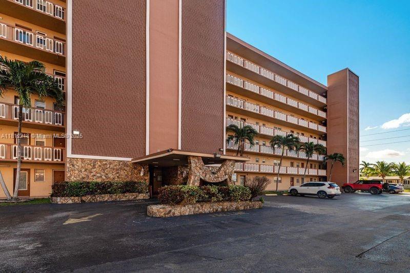 MEADOWBROOK CONDO APTS BL - Residential Lease