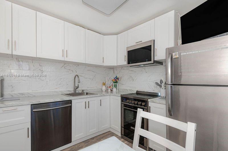 MEADOWBROOK CONDO APTS BL - Residential Lease