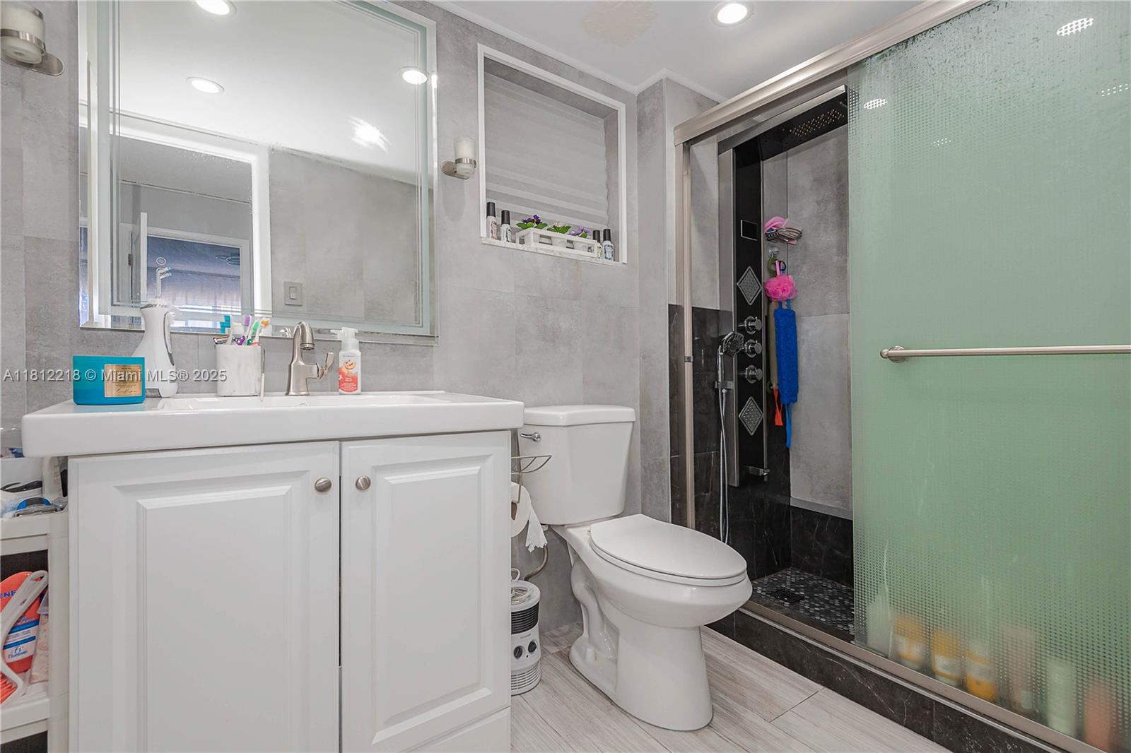MEADOWBROOK CONDO APTS BL - Residential Lease
