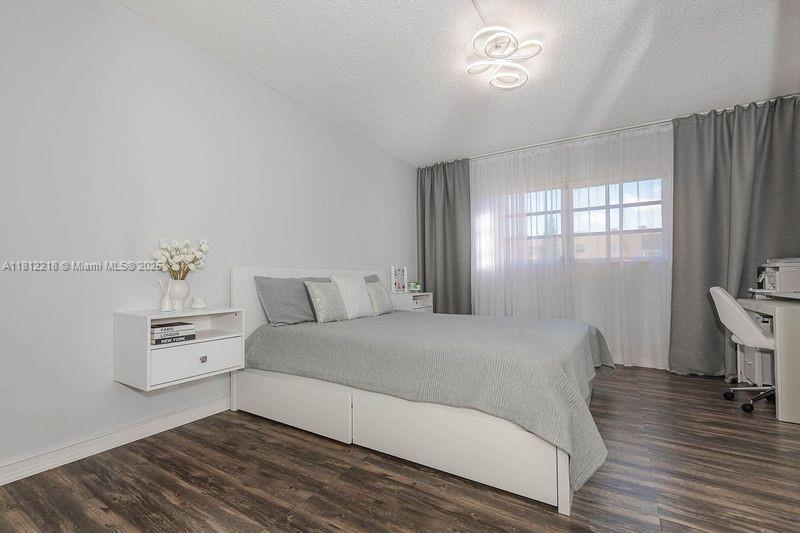MEADOWBROOK CONDO APTS BL - Residential Lease
