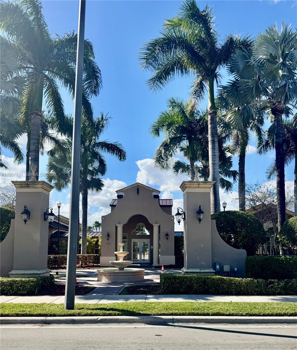 VILLAS AT CARMEL CONDO NO - Residential Lease