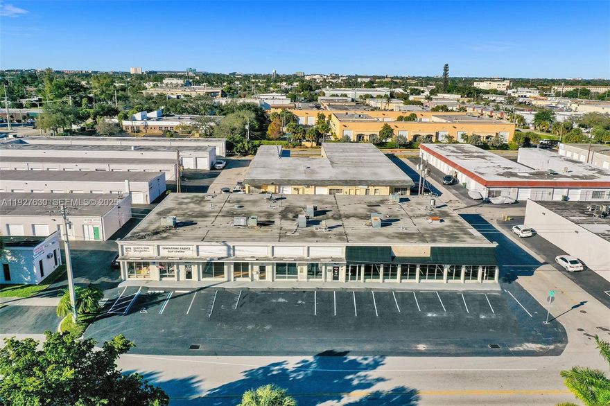 Fantastic storefront/warehouse in prime Oakland Park location, just east of I-95 between Commercial Blvd and Oakland Park Blvd. High-visibility, high-traffic area. This 1,850 sq ft space features a front showroom, warehouse with A/C, private bathroom, and both a rear entry door and large roll-up garage door. Parking available in front and rear. Ideal for a variety of business uses. $4,500/month, all inclusive.