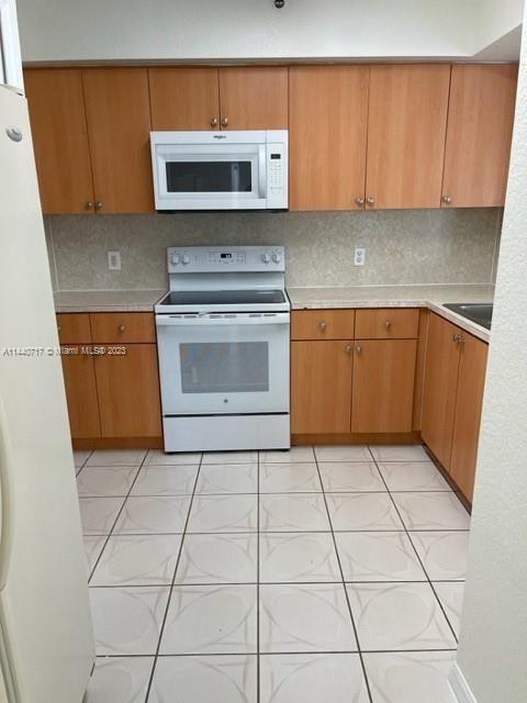 KEYSTONE COURTS CONDO - Residential Lease