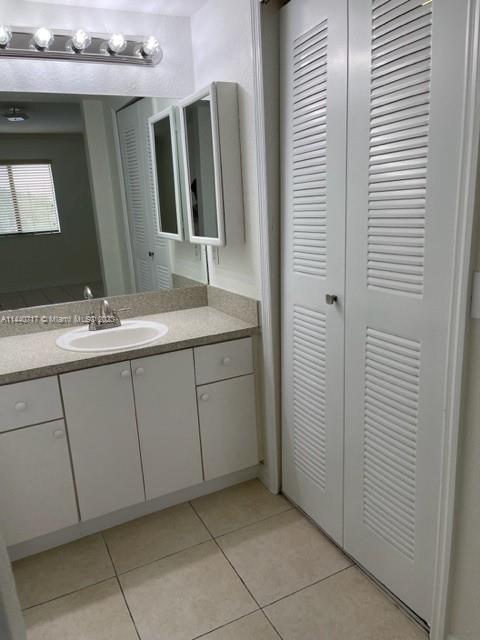 KEYSTONE COURTS CONDO - Residential Lease