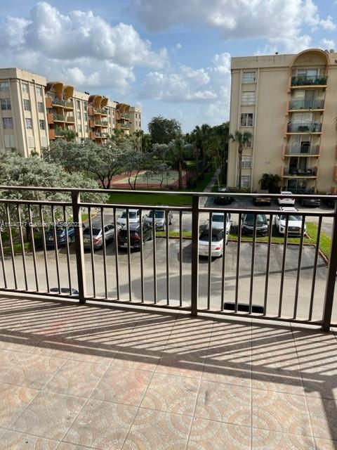 KEYSTONE COURTS CONDO - Residential Lease