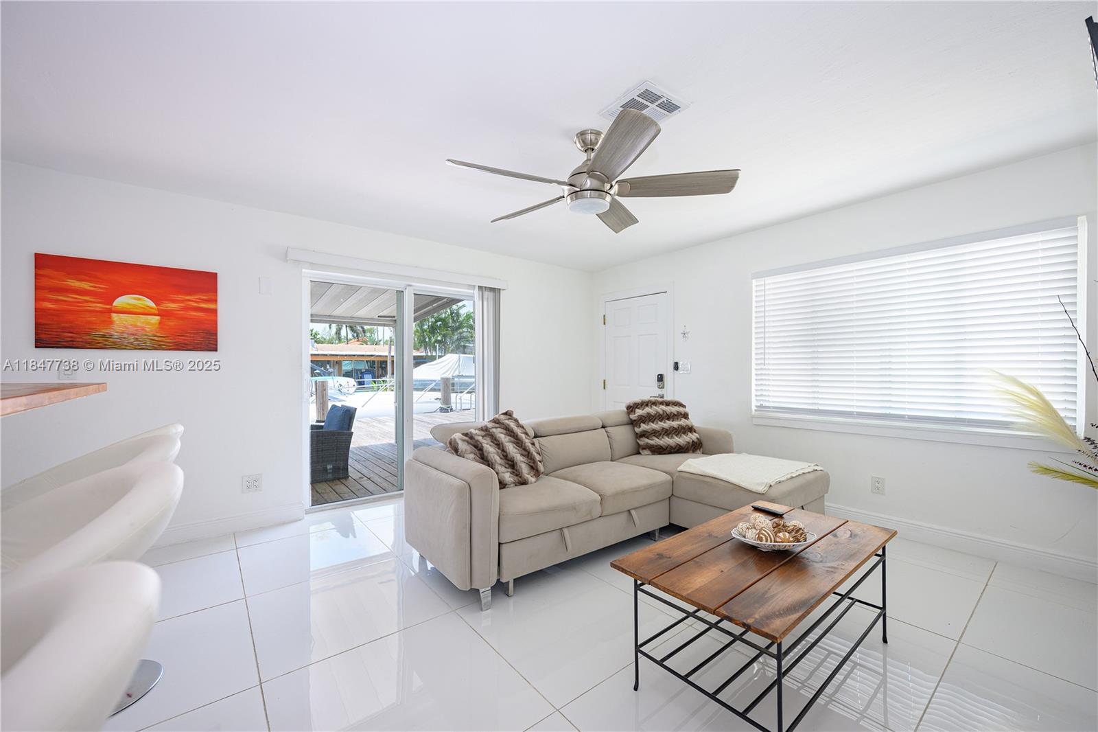 FLORIAN ISLES 2ND SEC - Residential Lease