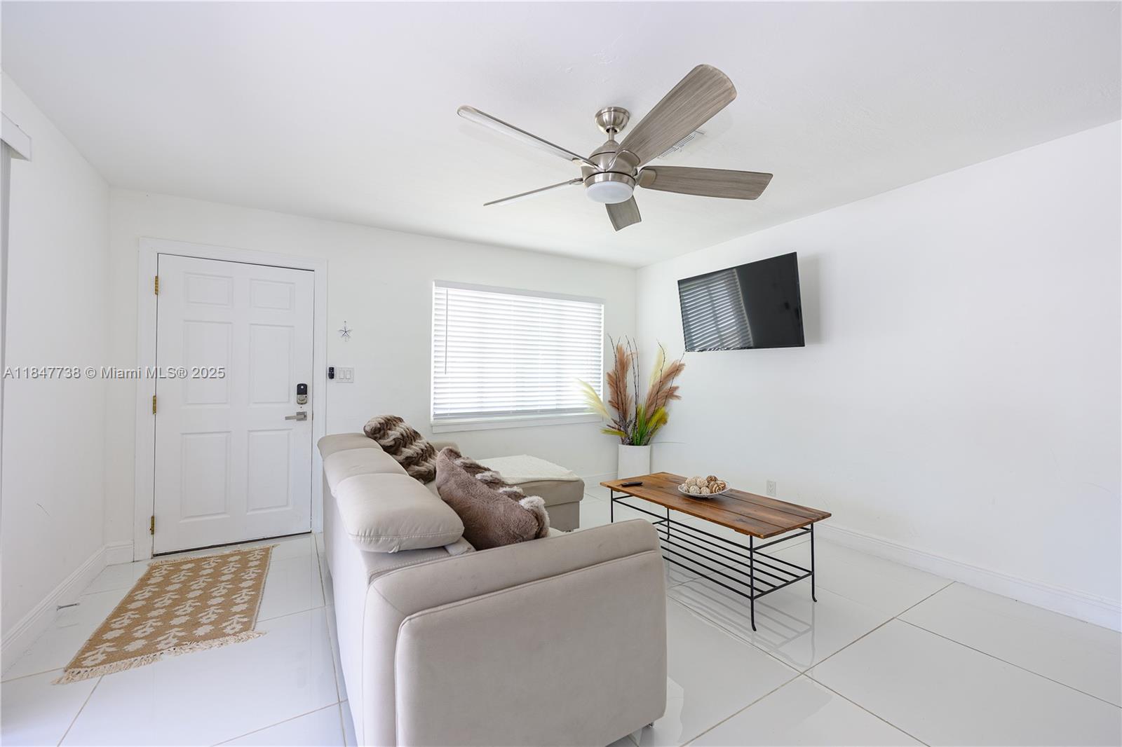 FLORIAN ISLES 2ND SEC - Residential Lease