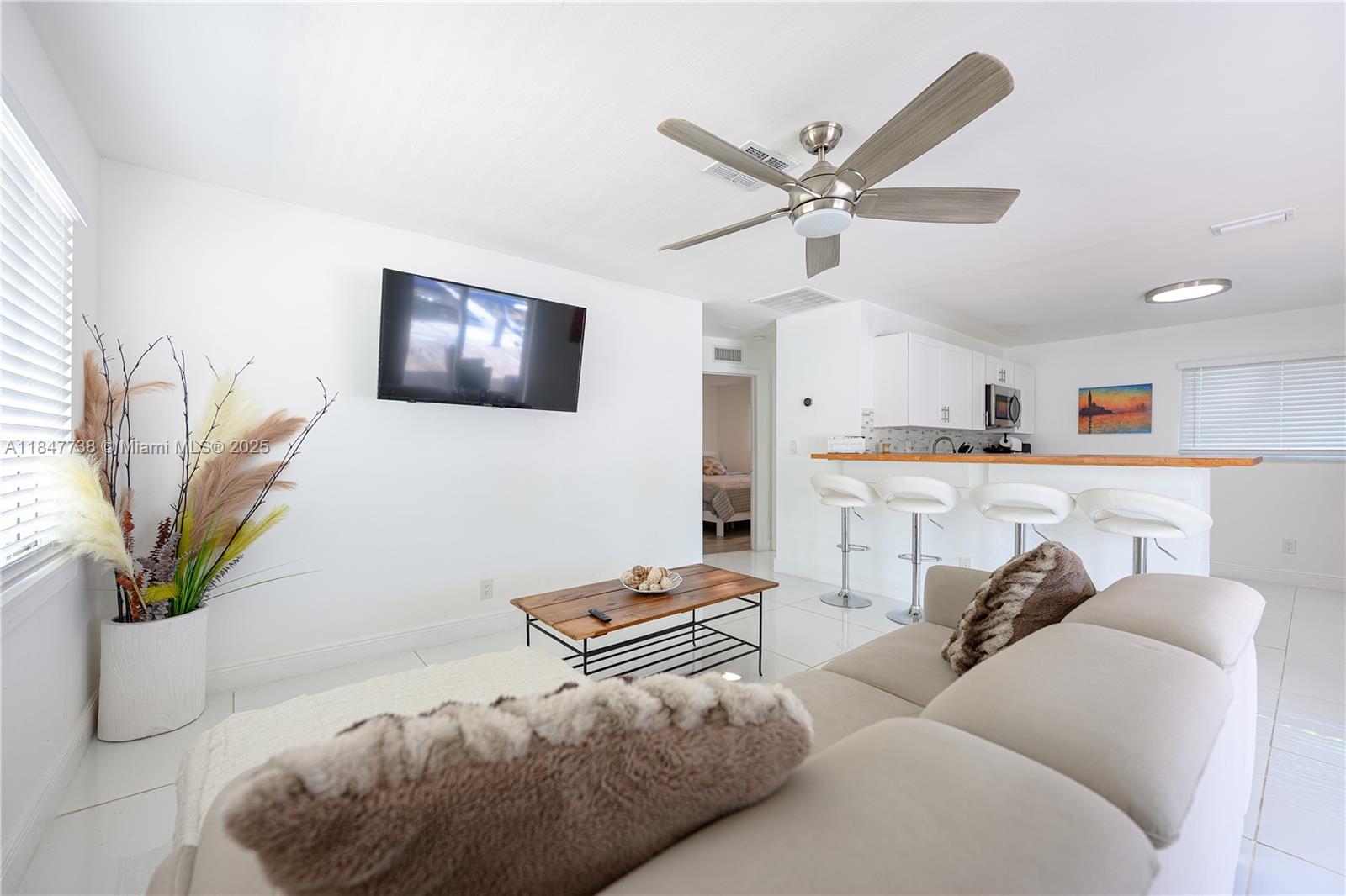 FLORIAN ISLES 2ND SEC - Residential Lease