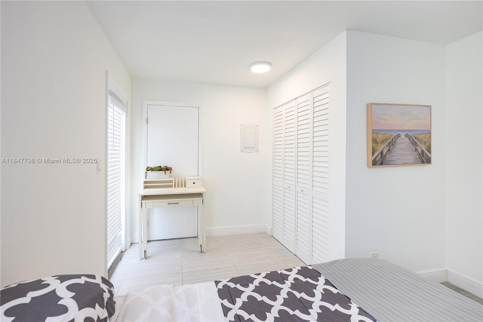 FLORIAN ISLES 2ND SEC - Residential Lease